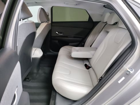 Used 2023 Hyundai Elantra Limited image 30