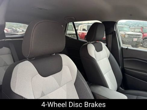 Used 2026 Chevrolet Trax LS w/ LS Convenience Package FWD image 27