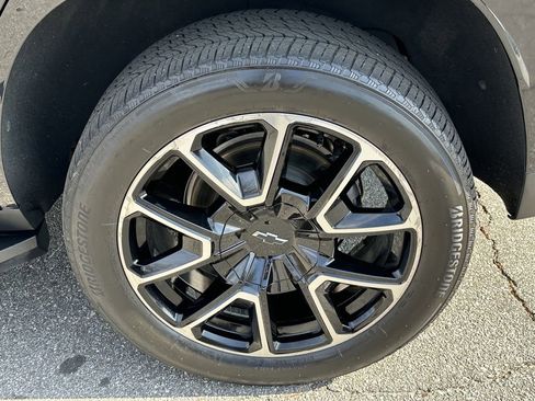 Used 2022 Chevrolet Tahoe RST w/ Luxury Package image 25