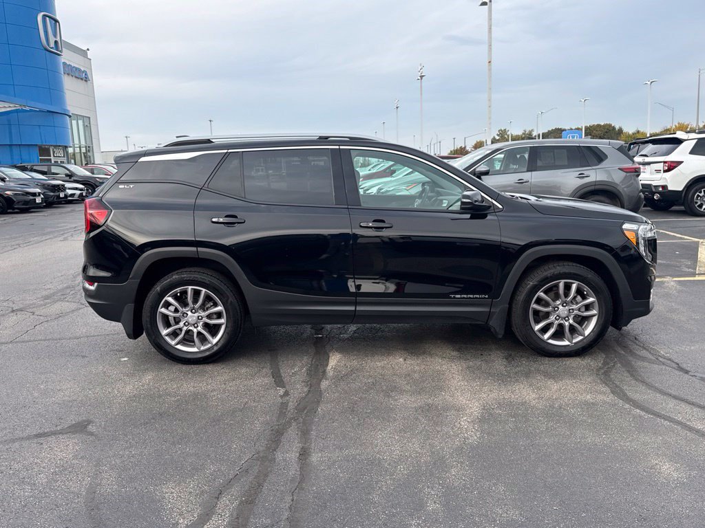 Used 2023 GMC Terrain SLT AWD/4WD image 12