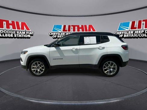 Used 2025 Jeep Compass Limited AWD/4WD image 5
