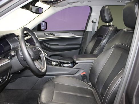 Used 2022 Jeep Grand Cherokee Limited AWD/4WD image 22