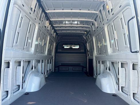 New 2025 Mercedes-Benz eSprinter 170 Cargo image 37