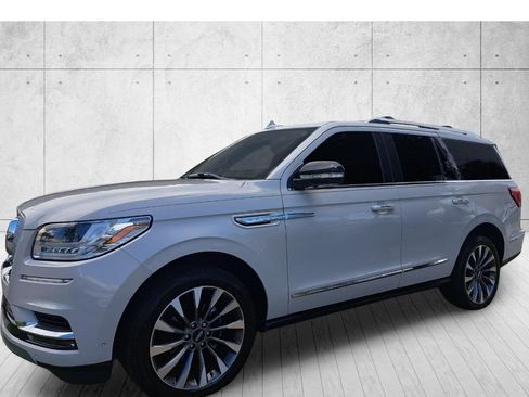 Used 2021 Lincoln Navigator Reserve w/ Luxury Package RWD image 9