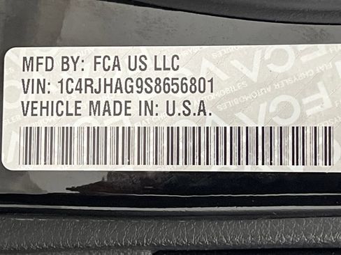 Used 2025 Jeep Grand Cherokee Altitude image 63