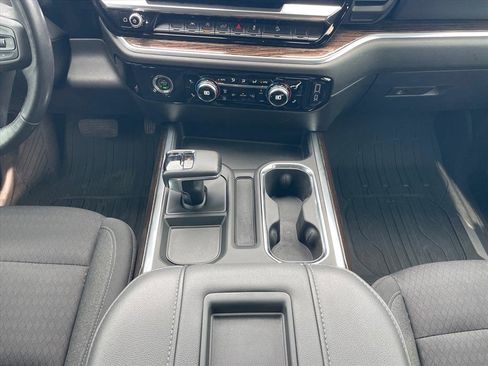 Used 2022 GMC Sierra 1500 Elevation image 17