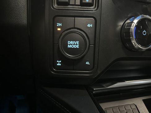 Used 2026 Ford F250 Platinum AWD/4WD image 25