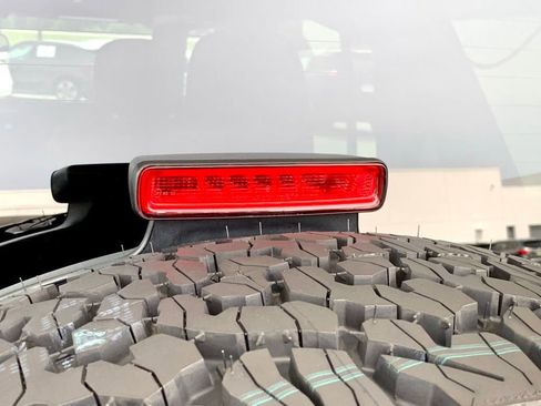 Used 2024 Jeep Wrangler Unlimited Rubicon w/ XTREMEE 35" Tire Package AWD/4WD image 47