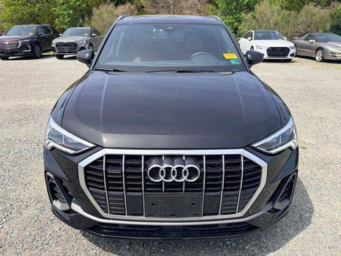 Certified 2025 Audi Q3 2.0T Premium w/ Convenience Package AWD/4WD image 2