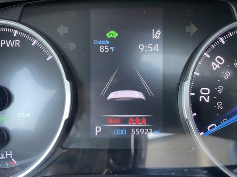 Used 2021 Toyota RAV4 XLE Premium AWD/4WD image 16
