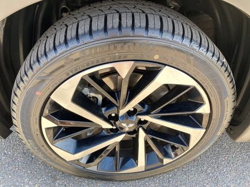 Used 2024 Mitsubishi Outlander 4WD Plug-In Hybrid image 29