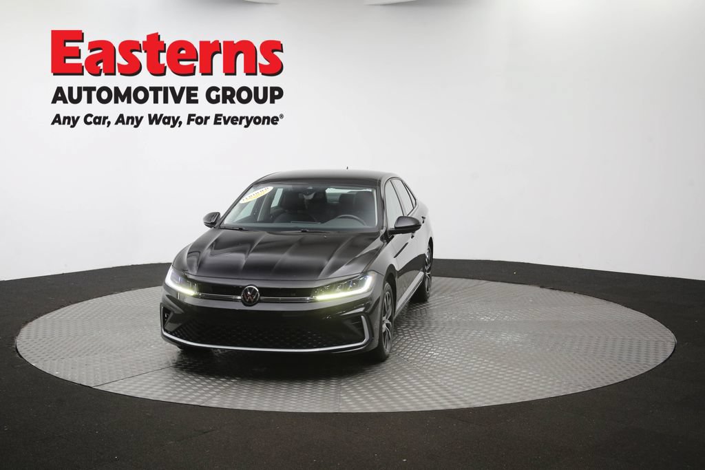 Used 2025 Volkswagen Jetta SE FWD image 54