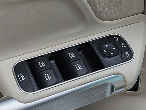 Certified 2026 Mercedes-Benz GLB 250 4MATIC image 17
