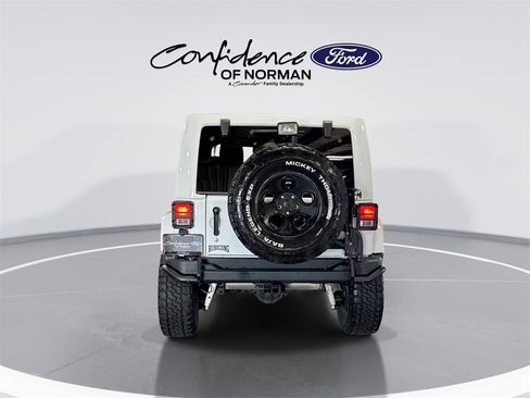 Used 2015 Jeep Wrangler Unlimited Rubicon w/ Dual Top Group image 7