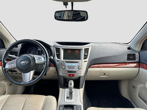 Used 2011 Subaru Outback 2.5i Limited image 18