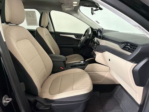 Used 2022 Ford Escape SE w/ SE Sport Appearance Package FWD image 30