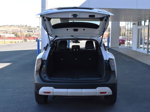 Used 2025 Nissan Kicks SR image 8