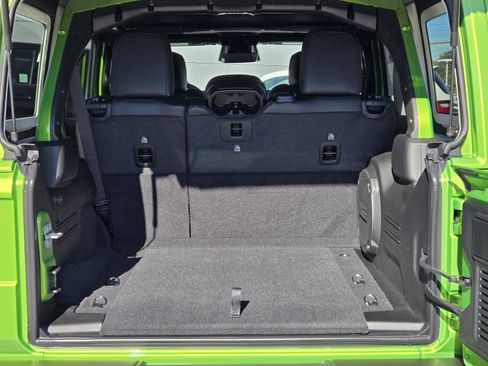 New 2026 Jeep Wrangler Unlimited Rubicon image 32