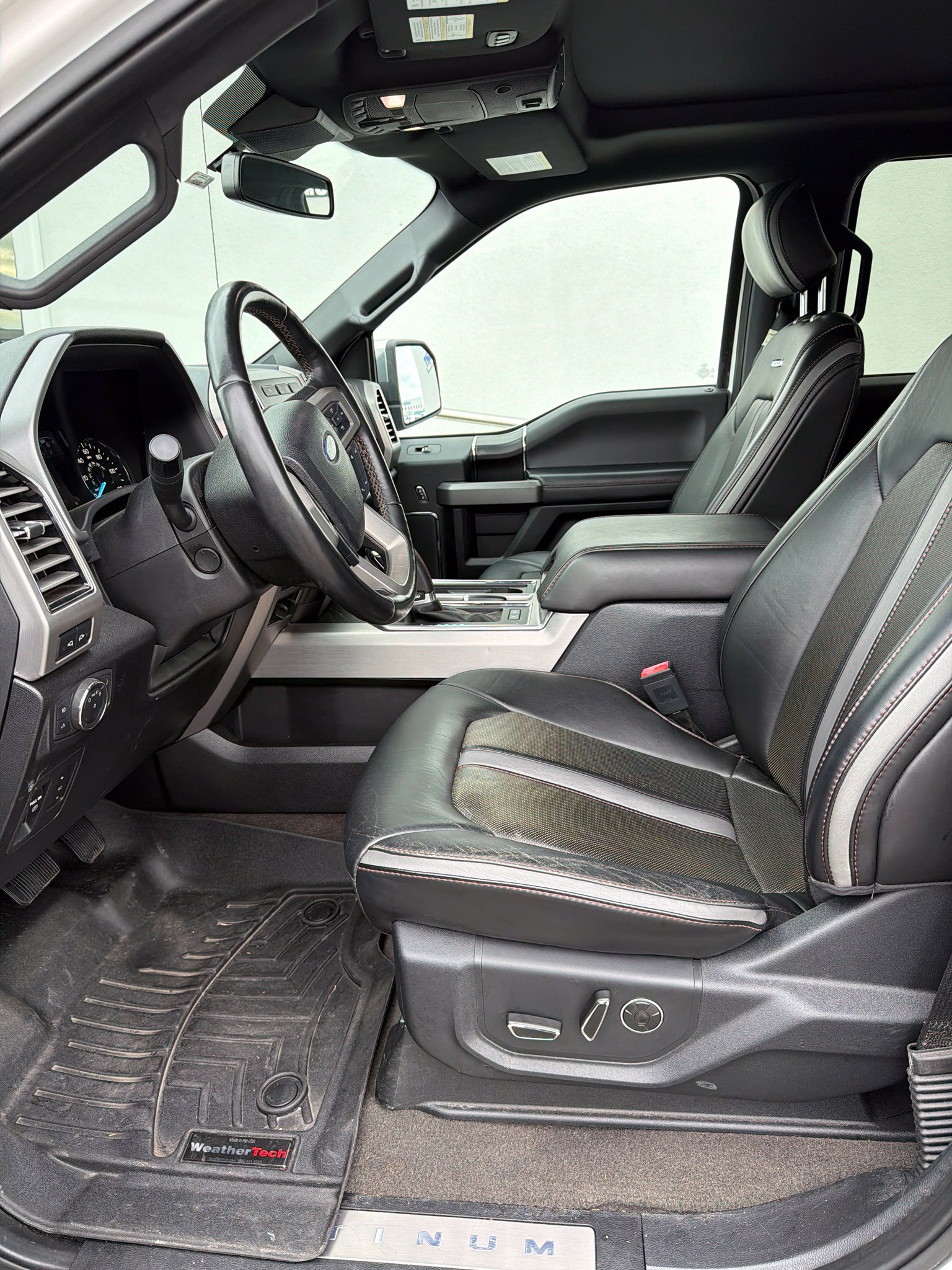 Used 2019 Ford F150 Platinum w/ Equipment Group 701A Luxury AWD/4WD image 12