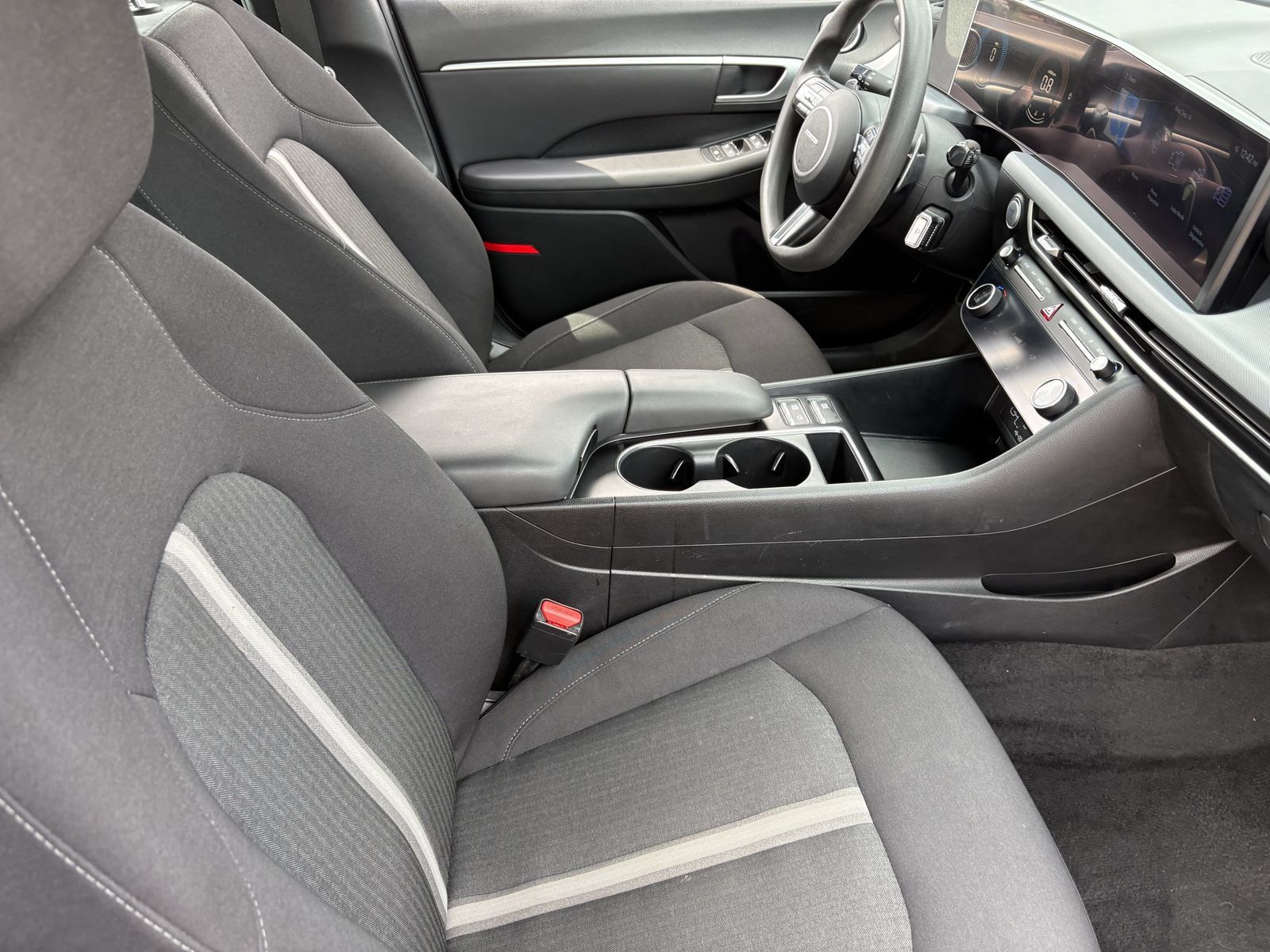 Used 2025 Hyundai Sonata SEL FWD image 13