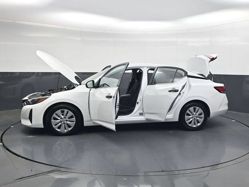 Used 2025 Nissan Sentra S FWD image 43