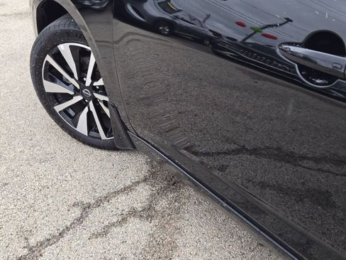 Used 2025 Nissan Sentra SV w/ SV Premium Package image 17