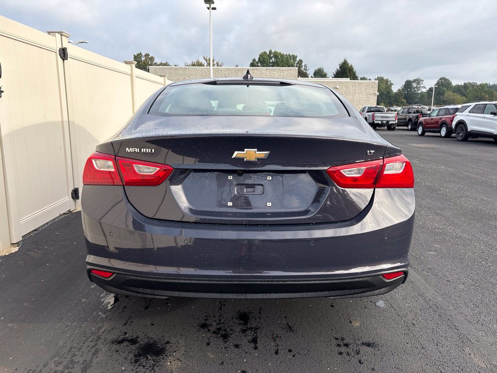 Used 2025 Chevrolet Malibu LT FWD image 4