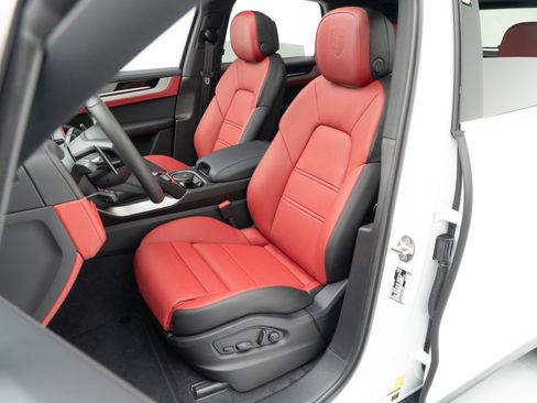 New 2026 Porsche Cayenne S image 5