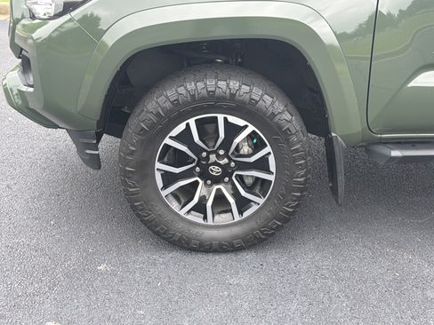 Used 2021 Toyota Tacoma TRD Sport RWD image 32