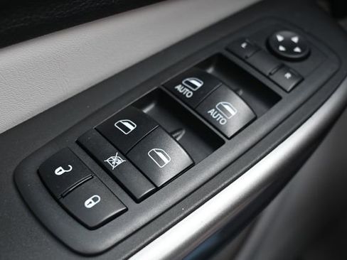 Used 2019 Jeep Cherokee Limited AWD/4WD image 40
