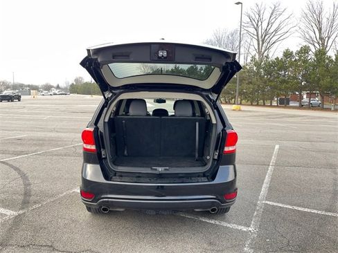 Used 2015 Dodge Journey R/T w/ Flexible Seating Group image 18