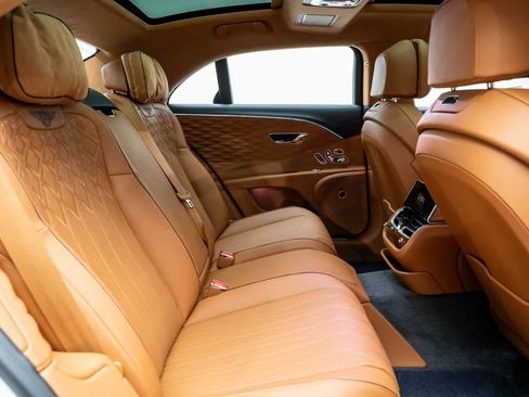 Used 2023 Bentley Flying Spur W12 image 16