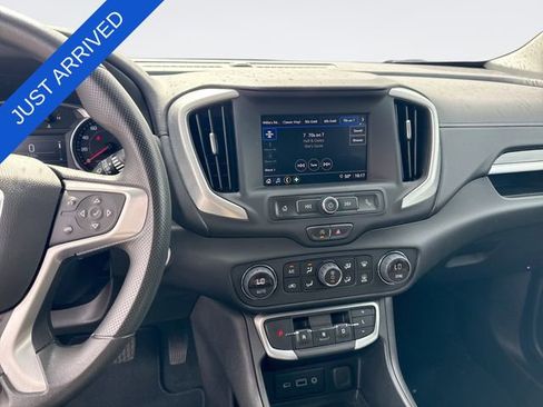 Used 2024 GMC Terrain SLE w/ Driver Convenience Package FWD image 16