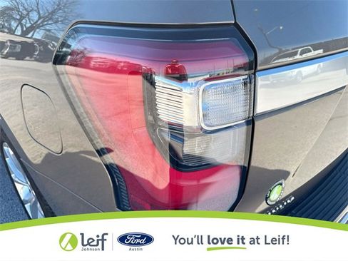 Used 2018 Ford Expedition Platinum image 37
