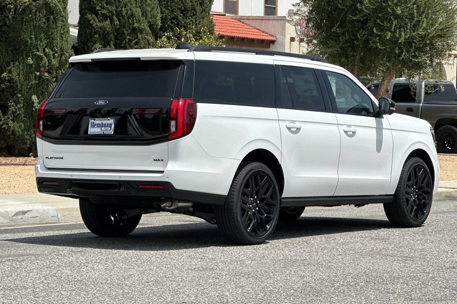 New 2026 Ford Expedition Max Platinum w/ Stealth Performance Package AWD/4WD image 4