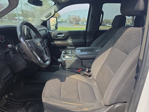 Used 2022 Chevrolet Silverado 3500 LT w/ Convenience Package image 16