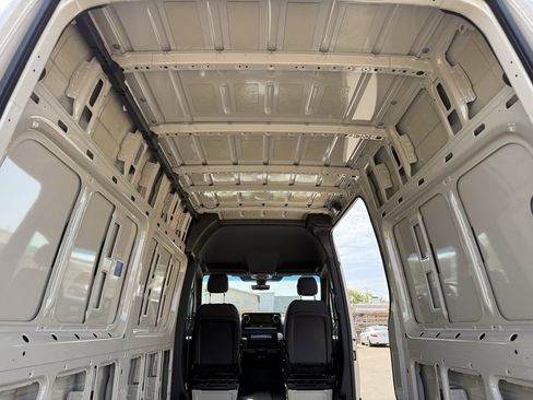 New 2025 Mercedes-Benz Sprinter 2500 image 24