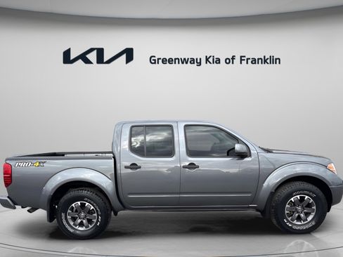 Used 2019 Nissan Frontier PRO-4X image 8