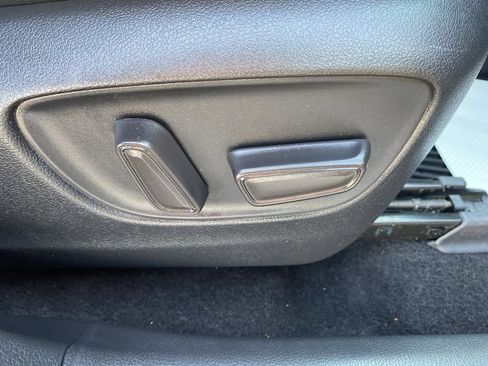 Used 2023 Toyota RAV4 Limited image 12