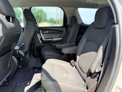 Used 2010 GMC Acadia SLE FWD image 13