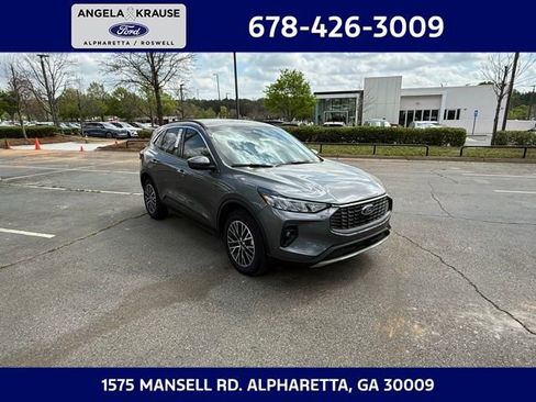 New 2024 Ford Escape SE image 1