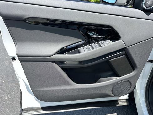 New 2026 Land Rover Range Rover Evoque S image 9