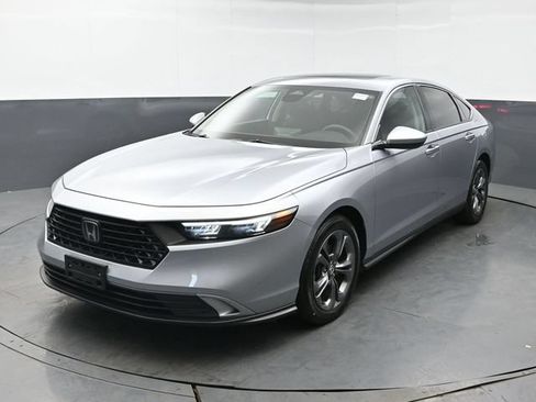 Used 2023 Honda Accord EX image 1