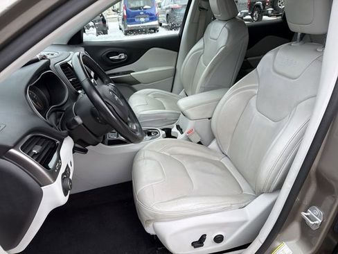 Used 2020 Jeep Cherokee Limited image 13