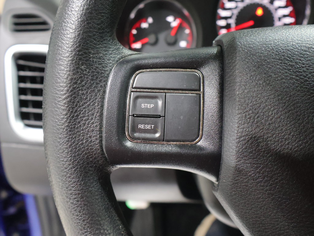 Used 2014 Dodge Avenger SE FWD image 28