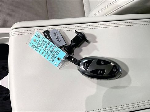 Used 2025 Hyundai Santa Fe Calligraphy image 13