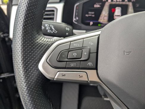 Used 2022 Volkswagen Atlas Cross Sport SEL R-Line image 21