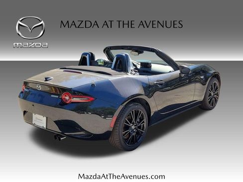 New 2026 MAZDA MX-5 Miata Club w/ Interior Package RWD image 5