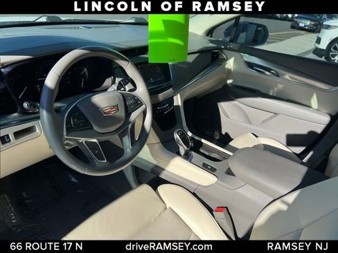 Used 2017 Cadillac XT5 Luxury image 10