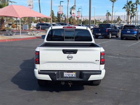 Used 2022 Nissan Frontier SV w/ Technology Package image 4